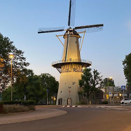 Hotel Cafe The Windmill Schiedam Exterior photo