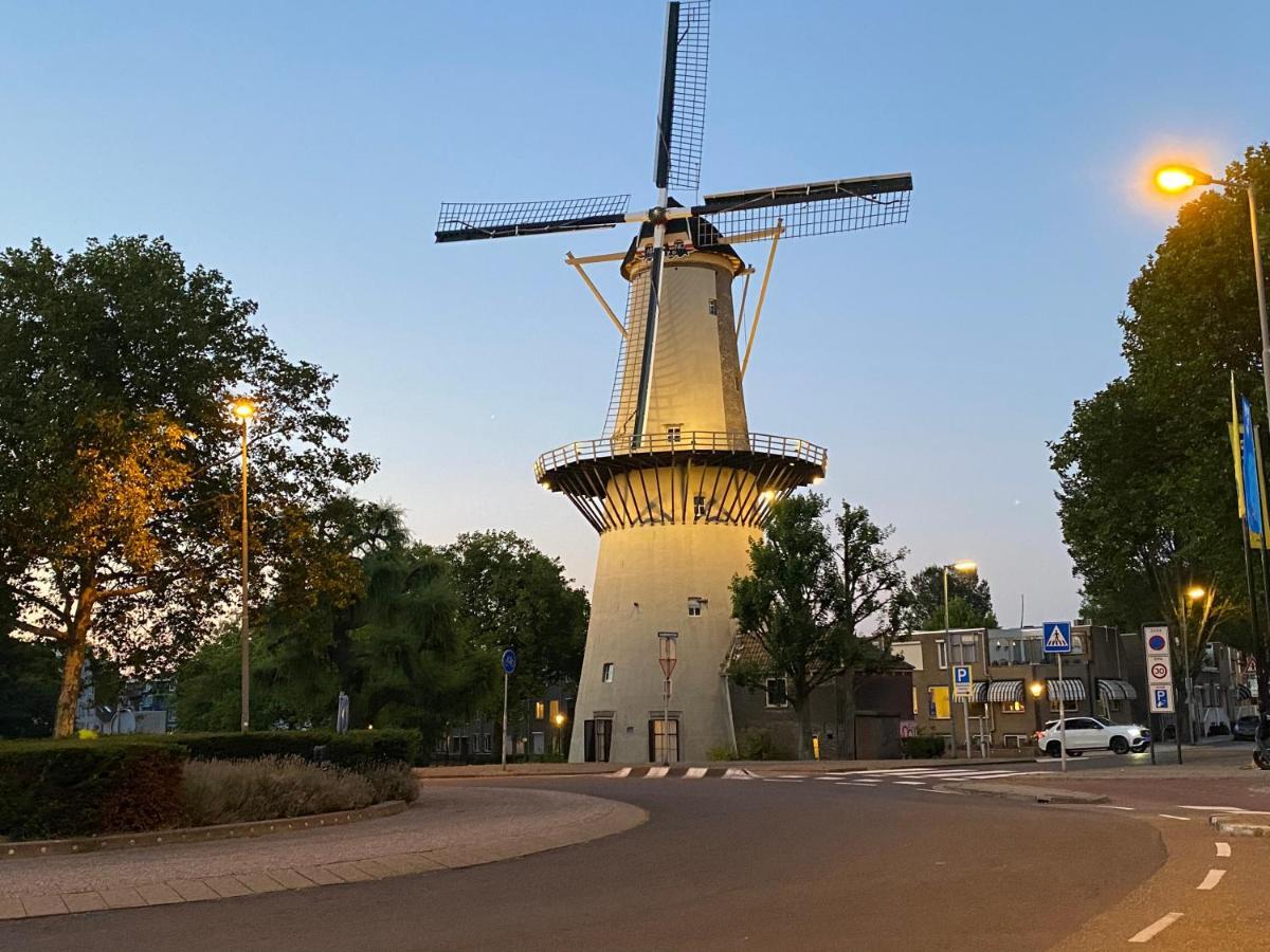 Hotel Cafe The Windmill Schiedam Exterior photo